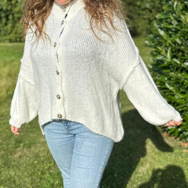 Weißer Oversized Cardigan Damen – Zeitlose Strickjacke