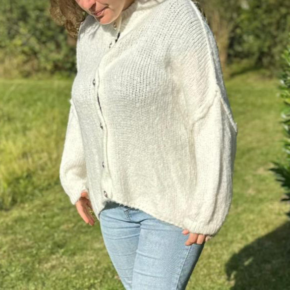 Weißer Oversized Cardigan Damen – Zeitlose Strickjacke