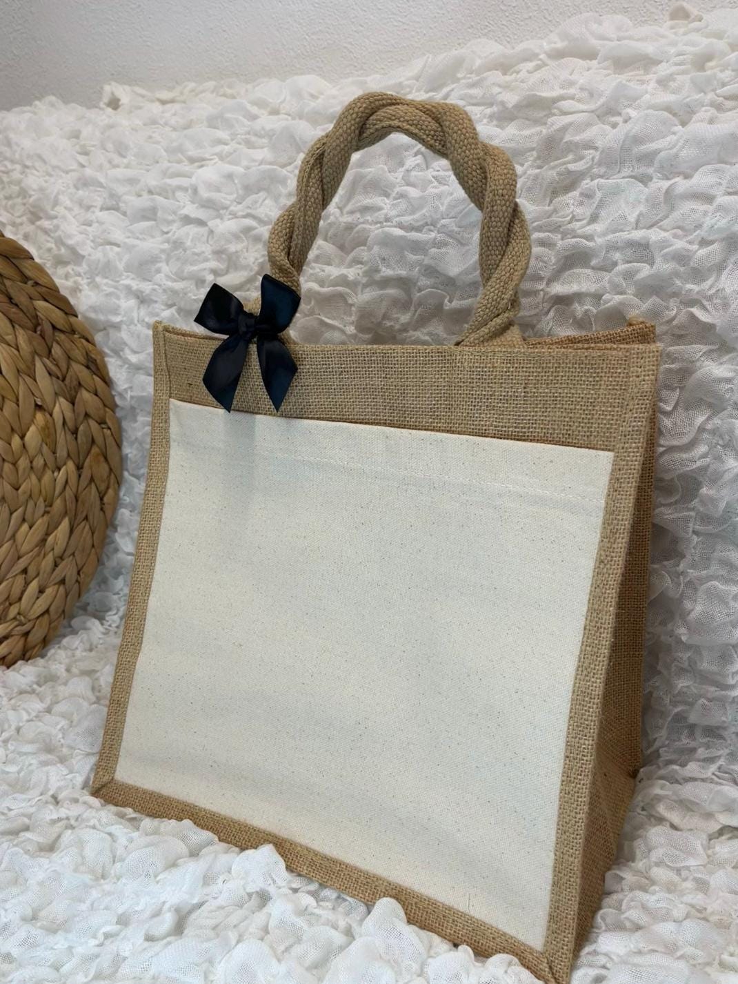 Leere Jute-Baumwolltasche von vorne.