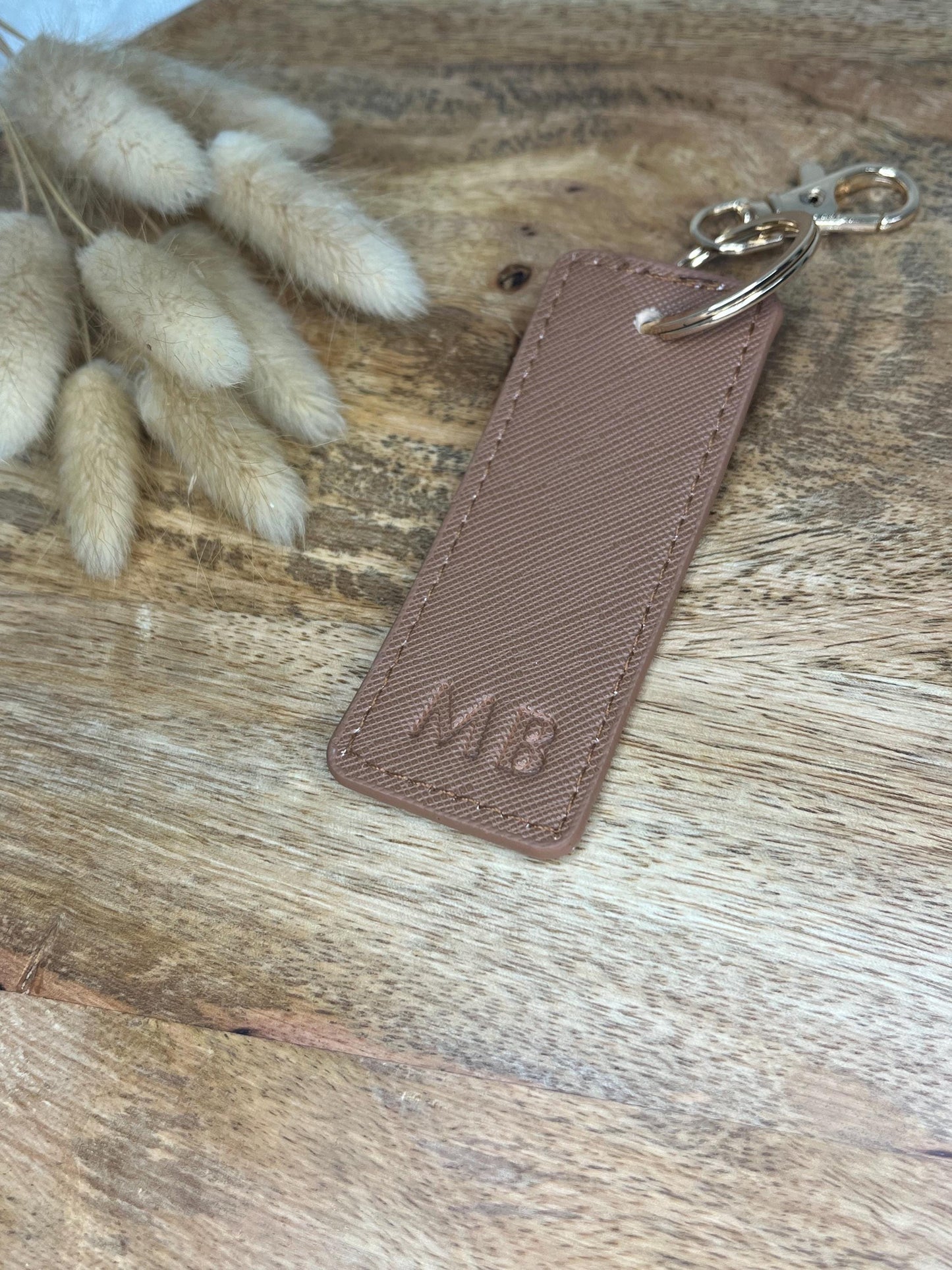 Schlüsselanhänger mit Blindprägung - Initialen personalisiert - Mitbringsel - Hochzeit Geburtstag Muttertag Vatertag Valentinstag Geschenk