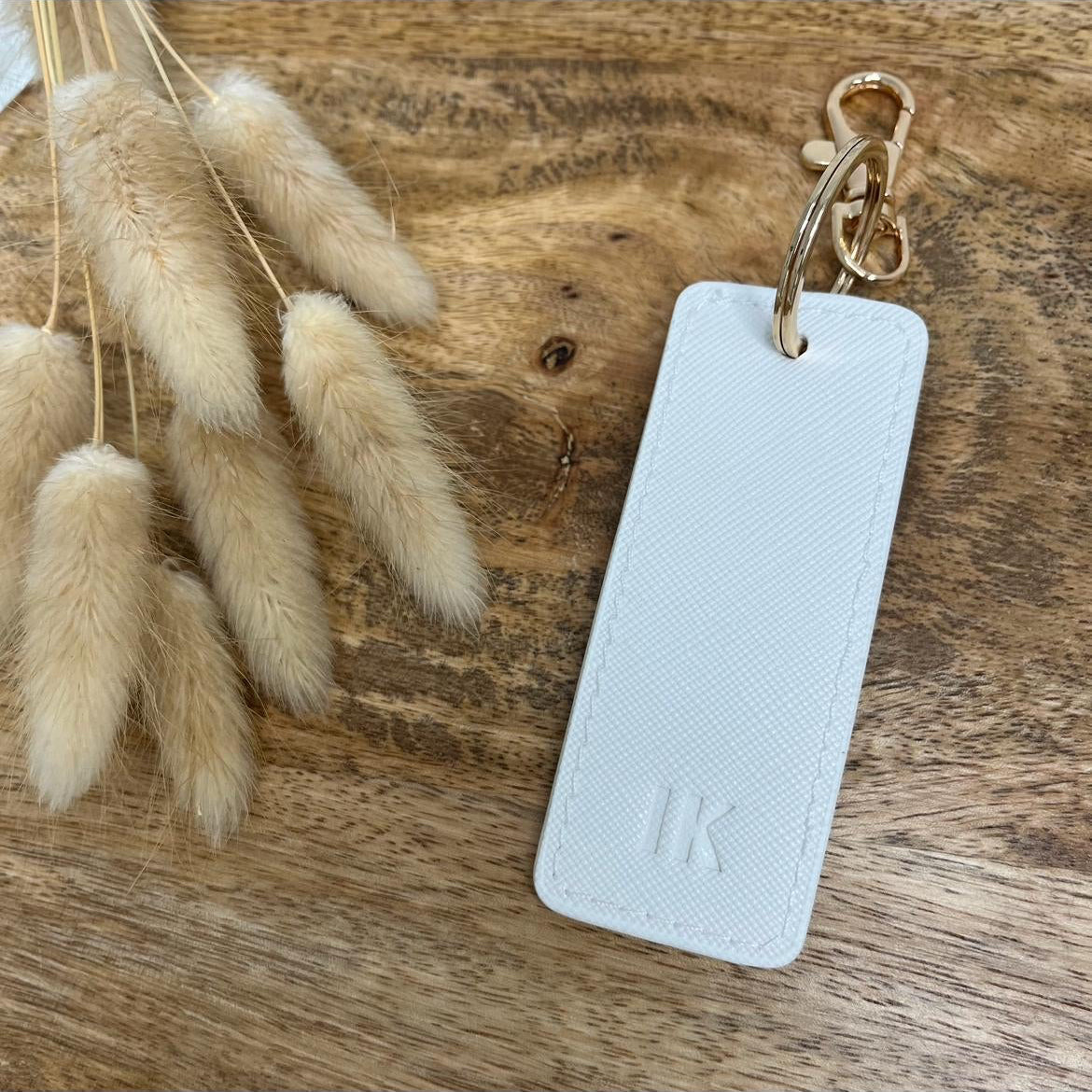 Schlüsselanhänger mit Blindprägung - Initialen personalisiert - Mitbringsel - Hochzeit Geburtstag Muttertag Vatertag Valentinstag Geschenk