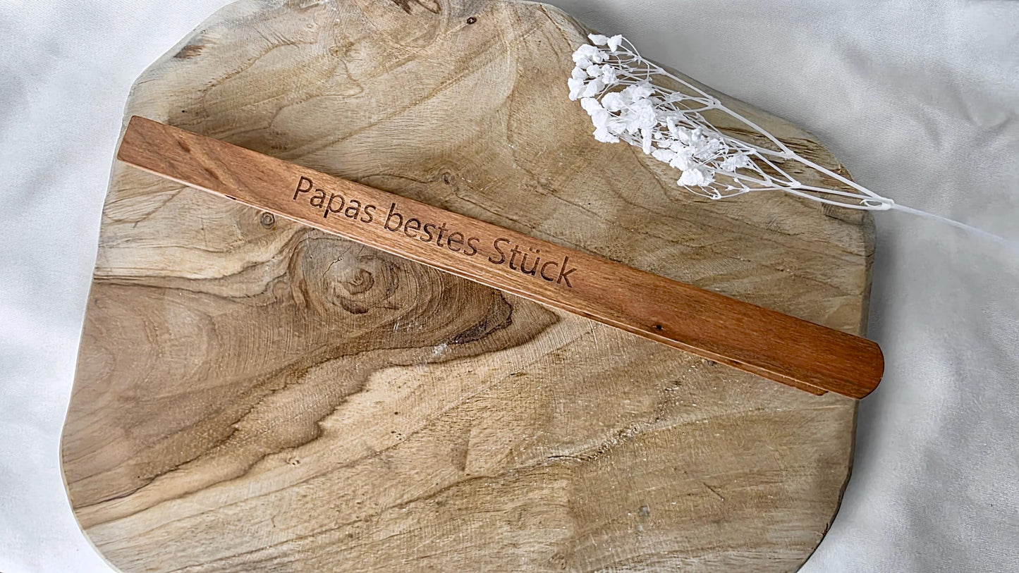 Sein bestes Stück - Grillzange aus Kirschholz – 30 cm FSC® zertifiziert | Witziges Grillgeschenk für Papa, Opa oder Männer