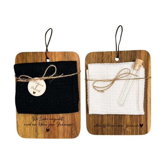 Personalisiertes Servierbrett aus Akazienholz – Einzugsgeschenk personalisiert – Geschenk zum Hauskauf – Schneidebrett mit Gravur