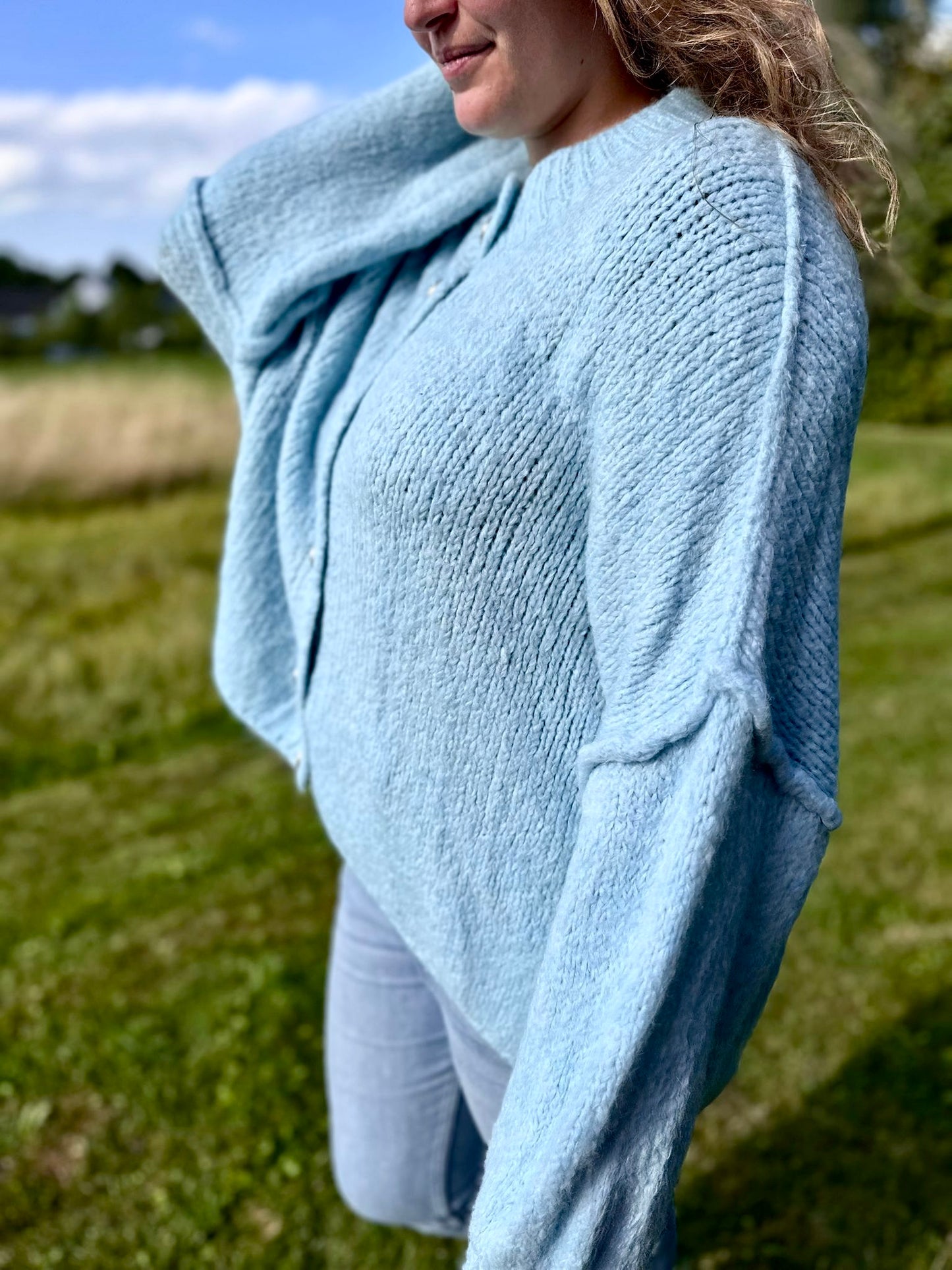 Hellblauer Oversized Cardigan Damen – Elegante Strickjacke