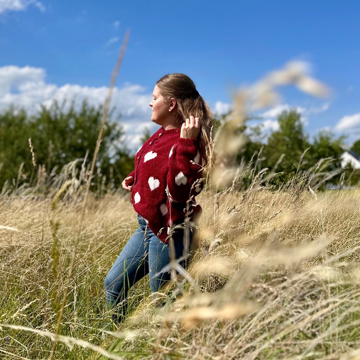 Bordeauxroter Herz Cardigan Damen – Oversized Strickjacke mit Herzmuster