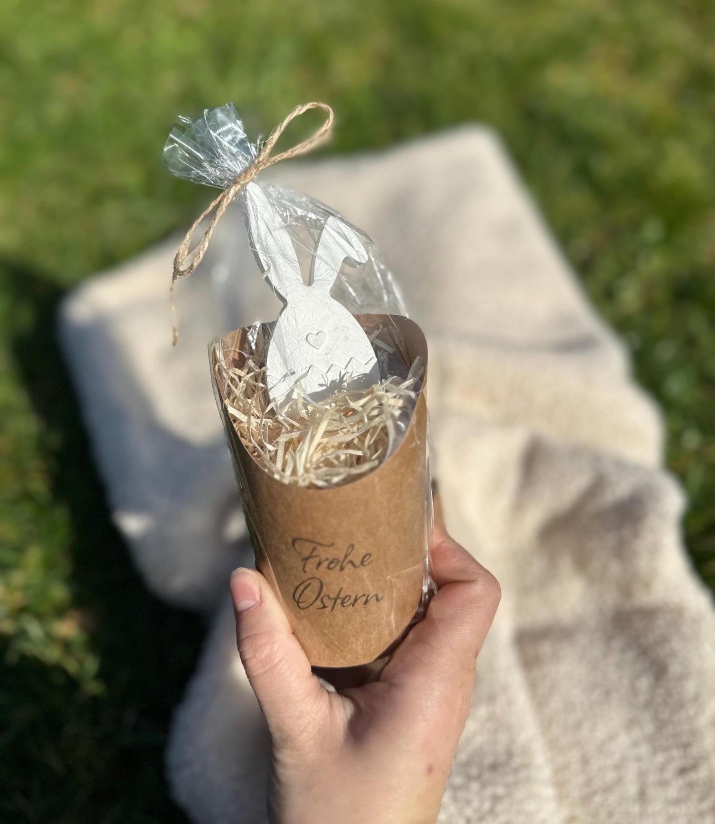 gravierter-becher-frohe-ostern-kleiner-ostergruss