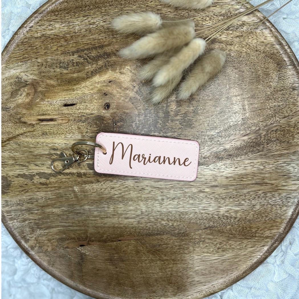 Schlüsselanhänger mit Namen personalisiert Mitbringsel Hochzeit Geburtstag Muttertag Vatertag Valentinstag Geschenk Taschenanhänger Ostern