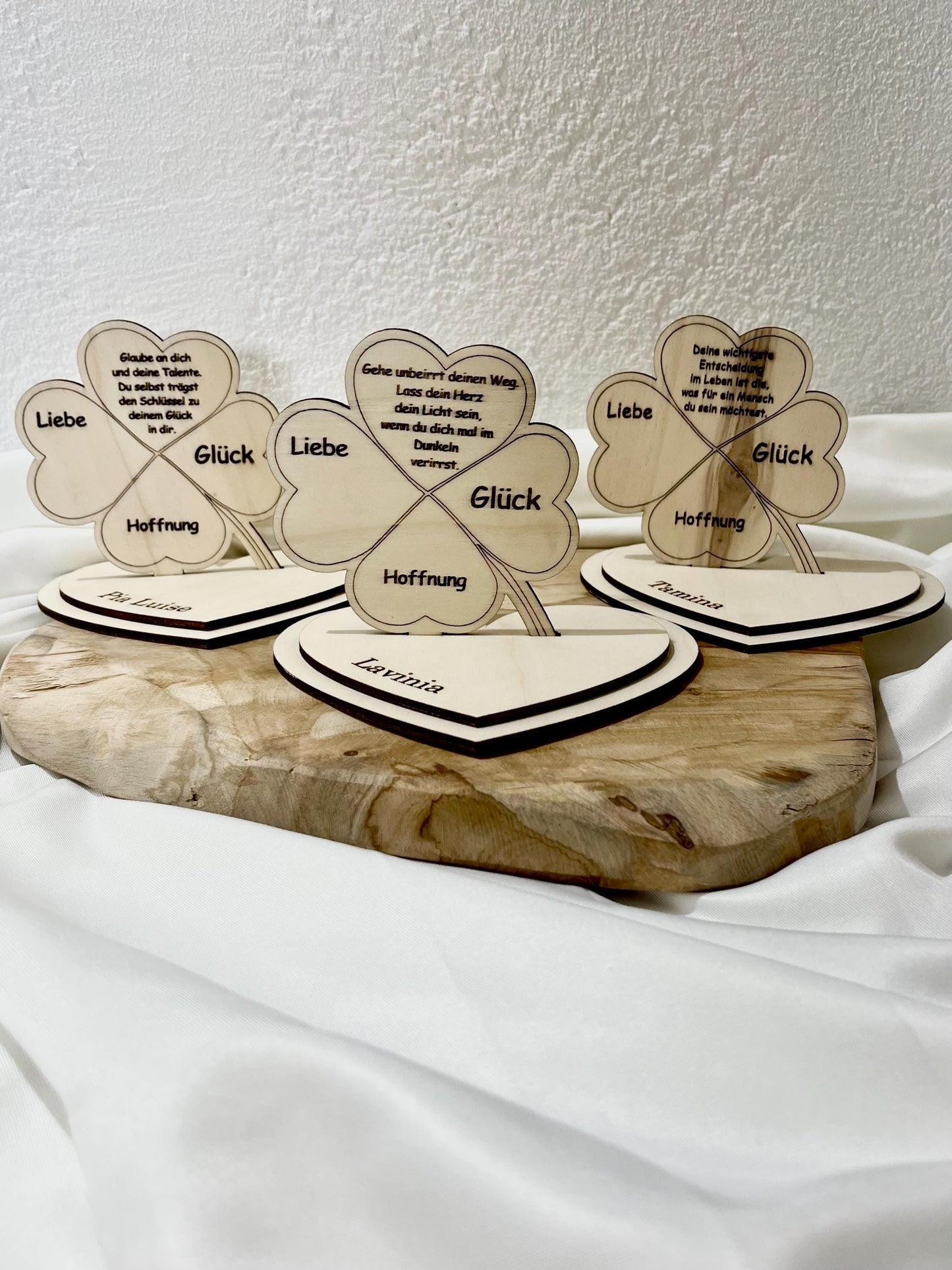 Personalisierbares Muttertagsgeschenk Herz mit Engelsflügeln Holzdeko mit Spruch Geschenk für Mama handgefertigt Liebevoll Mama