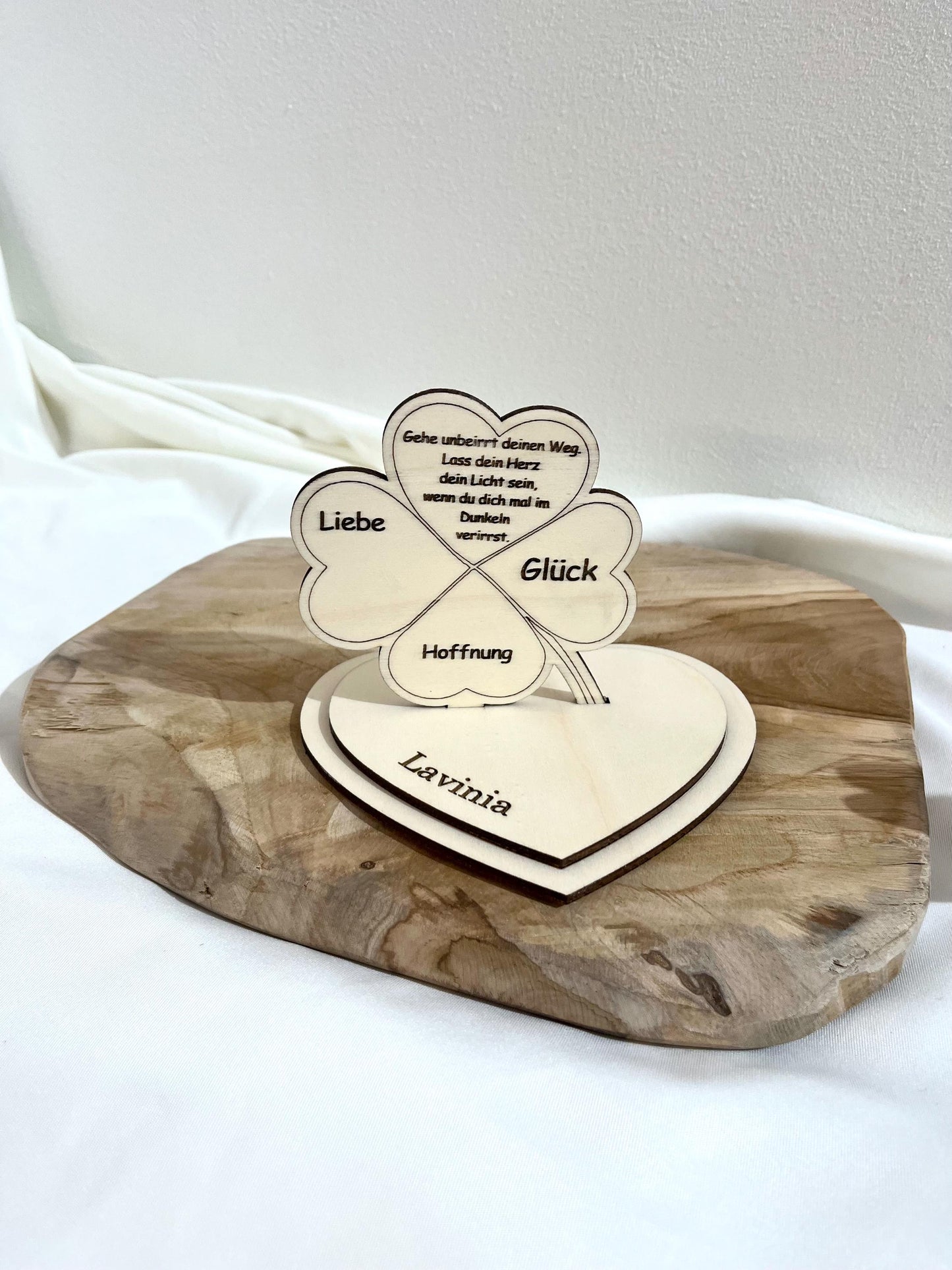 Personalisierbares Muttertagsgeschenk Herz mit Engelsflügeln Holzdeko mit Spruch Geschenk für Mama handgefertigt Liebevoll Mama