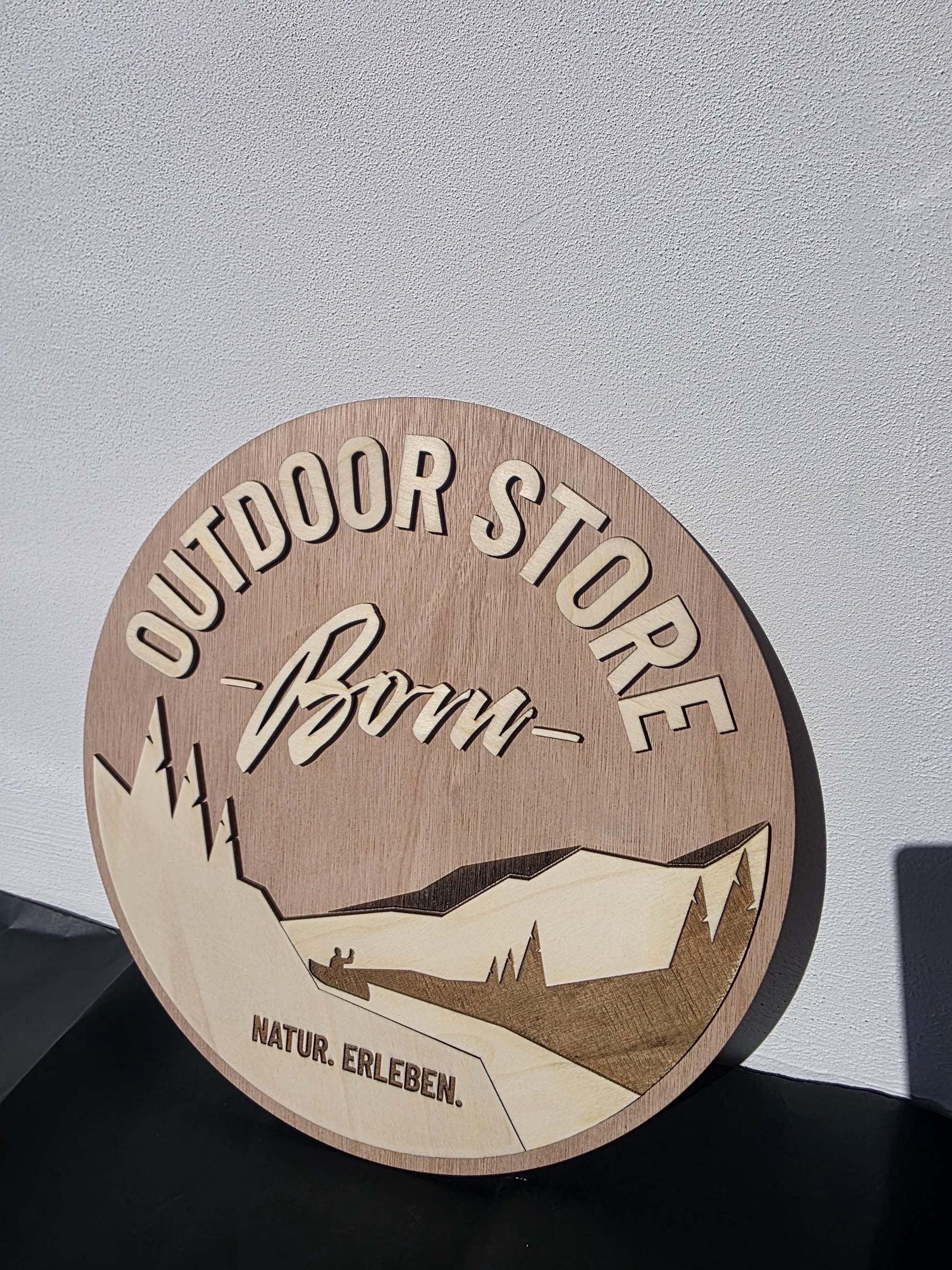 Personalisiertes Firmengeschenk individuell Branding Schild Holz Logo aus Holz graviertes Firmenlogo Firmenschild Firmenjubiläum