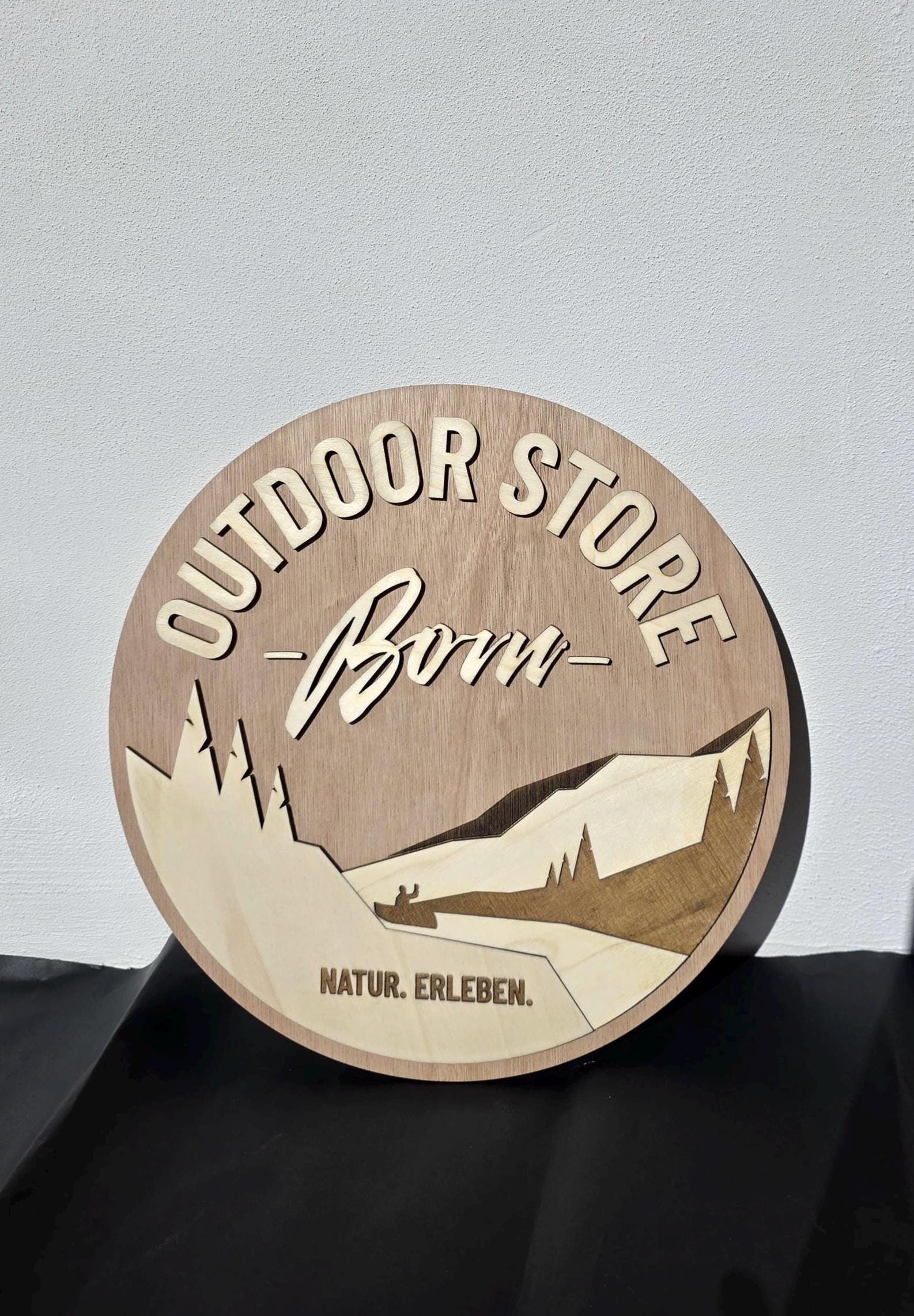 Personalisiertes Firmengeschenk individuell Branding Schild Holz Logo aus Holz graviertes Firmenlogo Firmenschild Firmenjubiläum