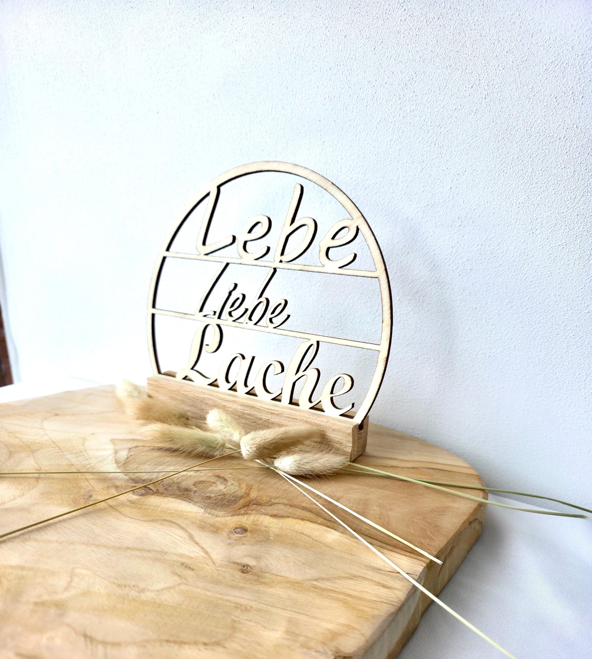 Deko Holzschild Rund Dekoidee Tischdeko Holz Geschenk Deko Schriftzug Holz Naturdeko Holzschild gelastert Deko mit Spruch Lebe Liebe Lache