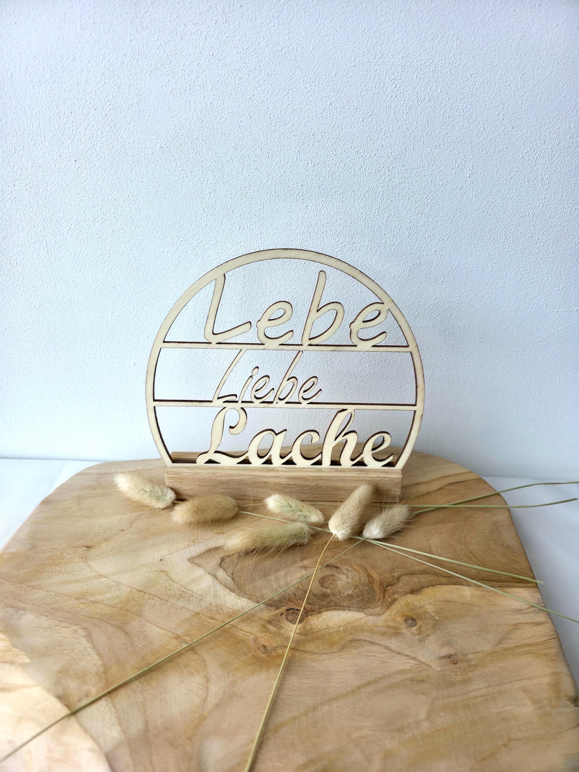 Deko Holzschild Rund Dekoidee Tischdeko Holz Geschenk Deko Schriftzug Holz Naturdeko Holzschild gelastert Deko mit Spruch Lebe Liebe Lache
