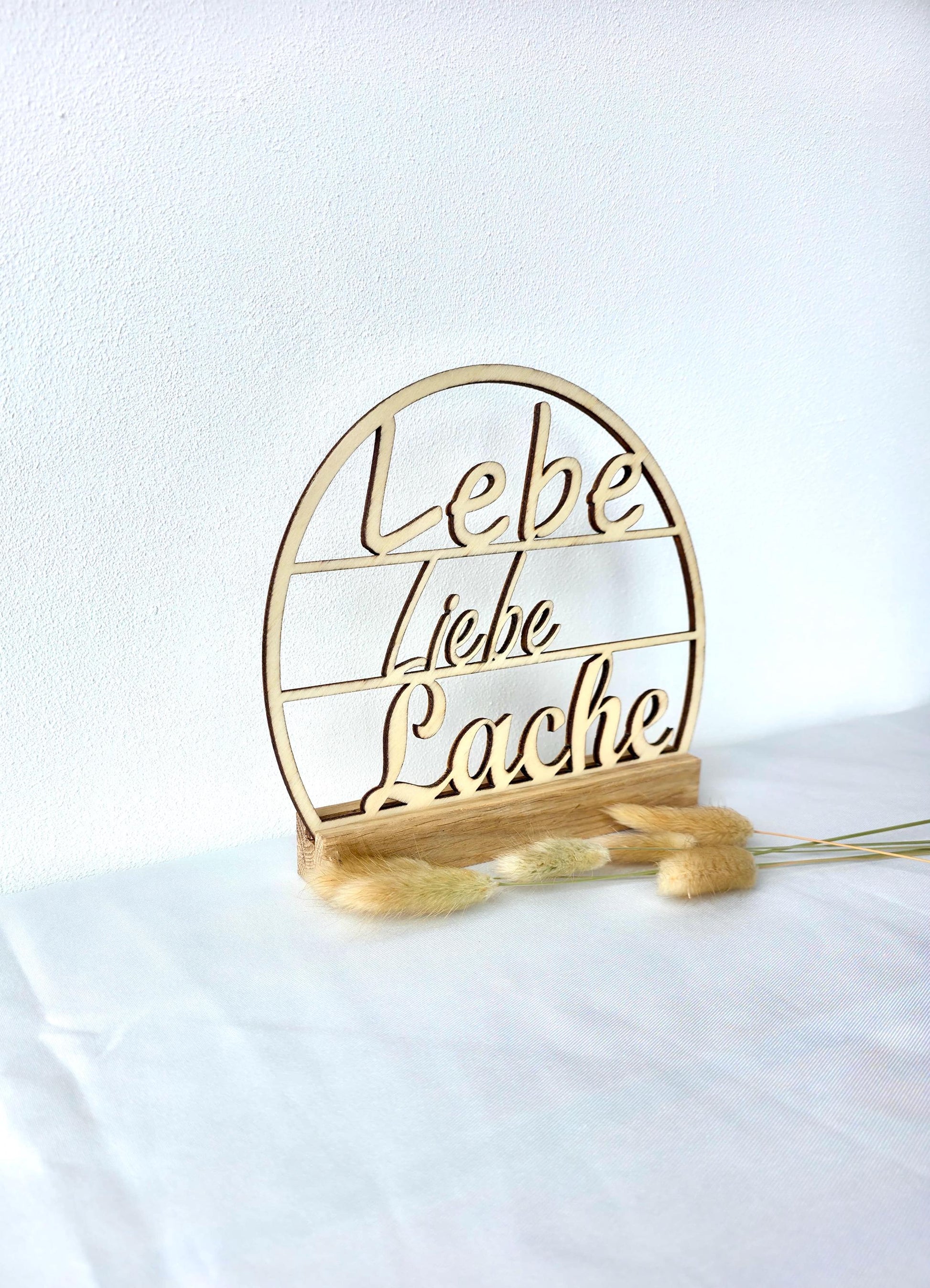 Deko Holzschild Rund Dekoidee Tischdeko Holz Geschenk Deko Schriftzug Holz Naturdeko Holzschild gelastert Deko mit Spruch Lebe Liebe Lache