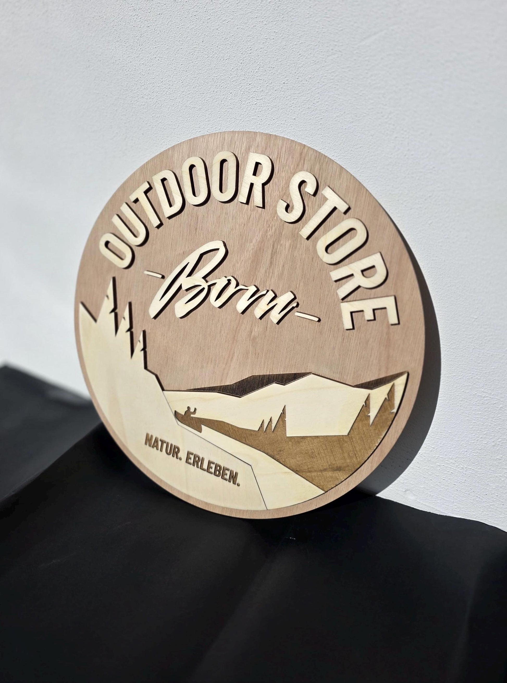 Personalisiertes Firmengeschenk individuell Branding Schild Holz Logo aus Holz graviertes Firmenlogo Firmenschild Firmenjubiläum