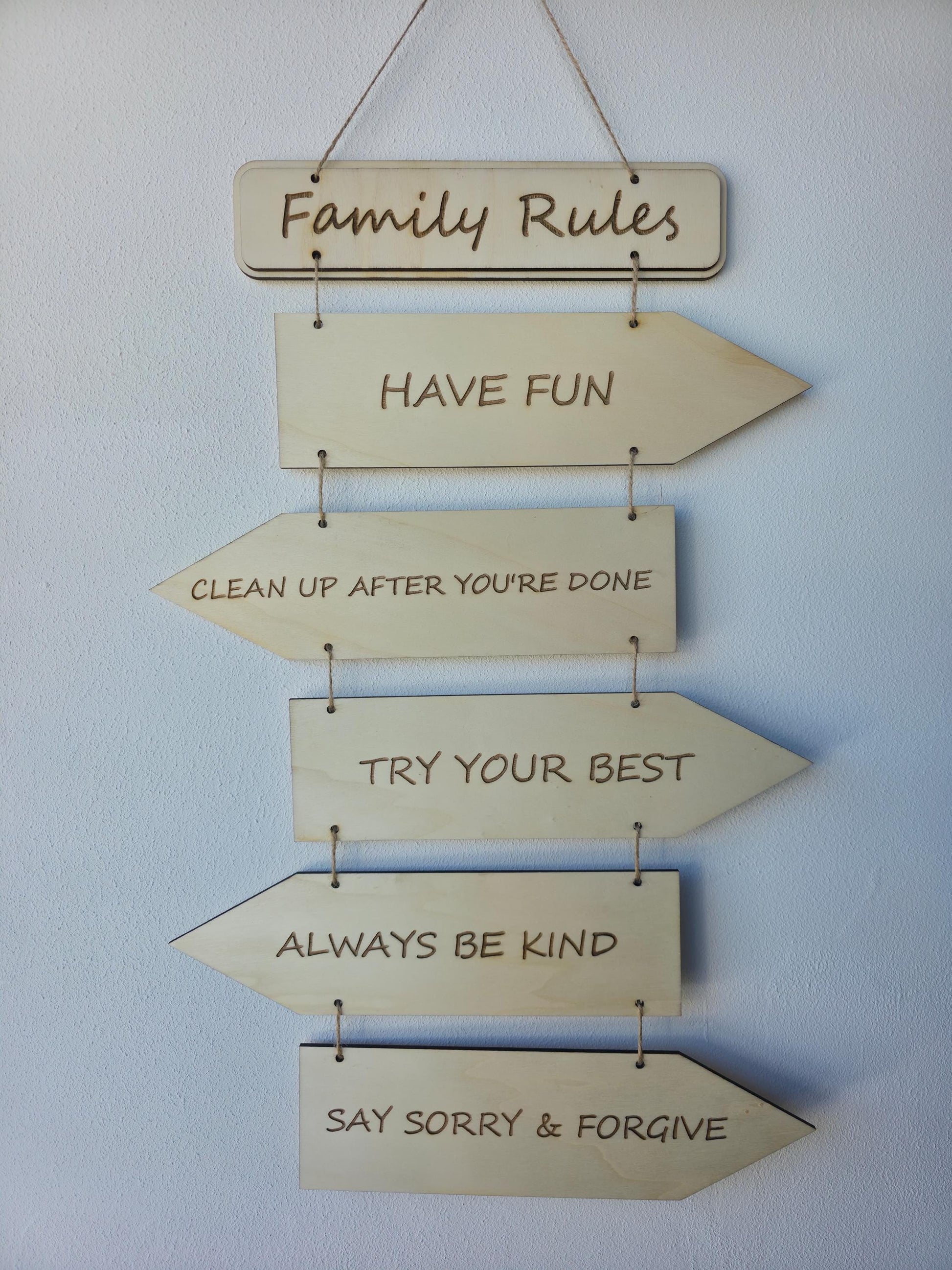 Familienschild Familienregeln Wanddeko Family Rules Holzschild personalisiert zum Aufhängen Hochzeitsgeschenk Einweihungsgeschenk Patchwork