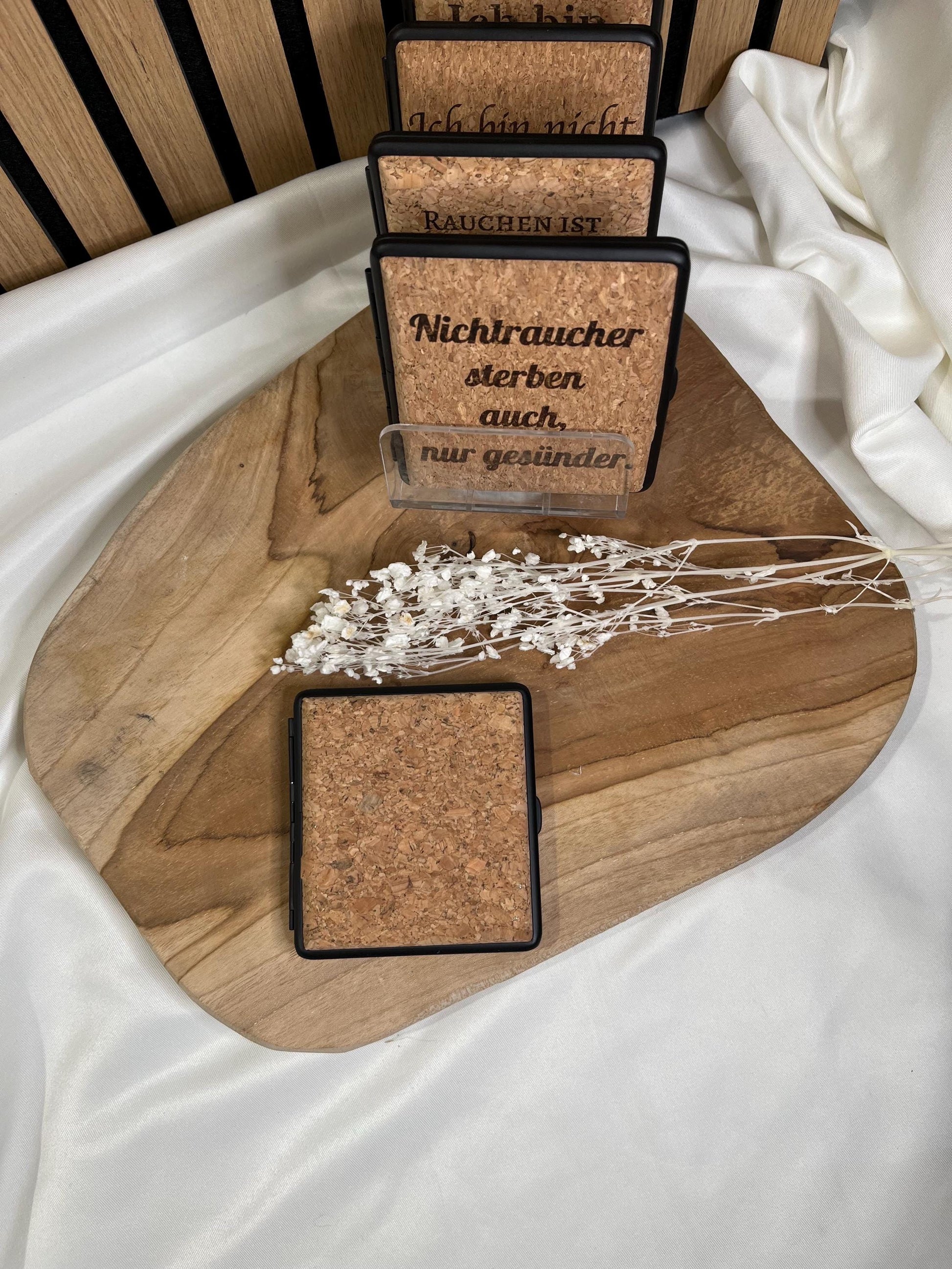 Personalisierbares Zigarettenetui zu Weihnachten – schwarz/Kork, innen silber – Geschenk für Raucher – Wunschtext/Spruch, Gravur beidseitig