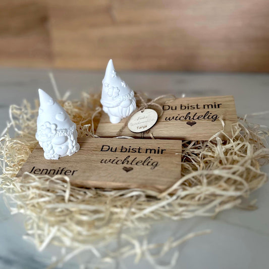 Wichtel aus Holz „Du bist mir wichtig“ | Graviertes Eichenholz mit Herz- oder Kleeblatt-Wichtel | Pesonalisiertes Geschenk
