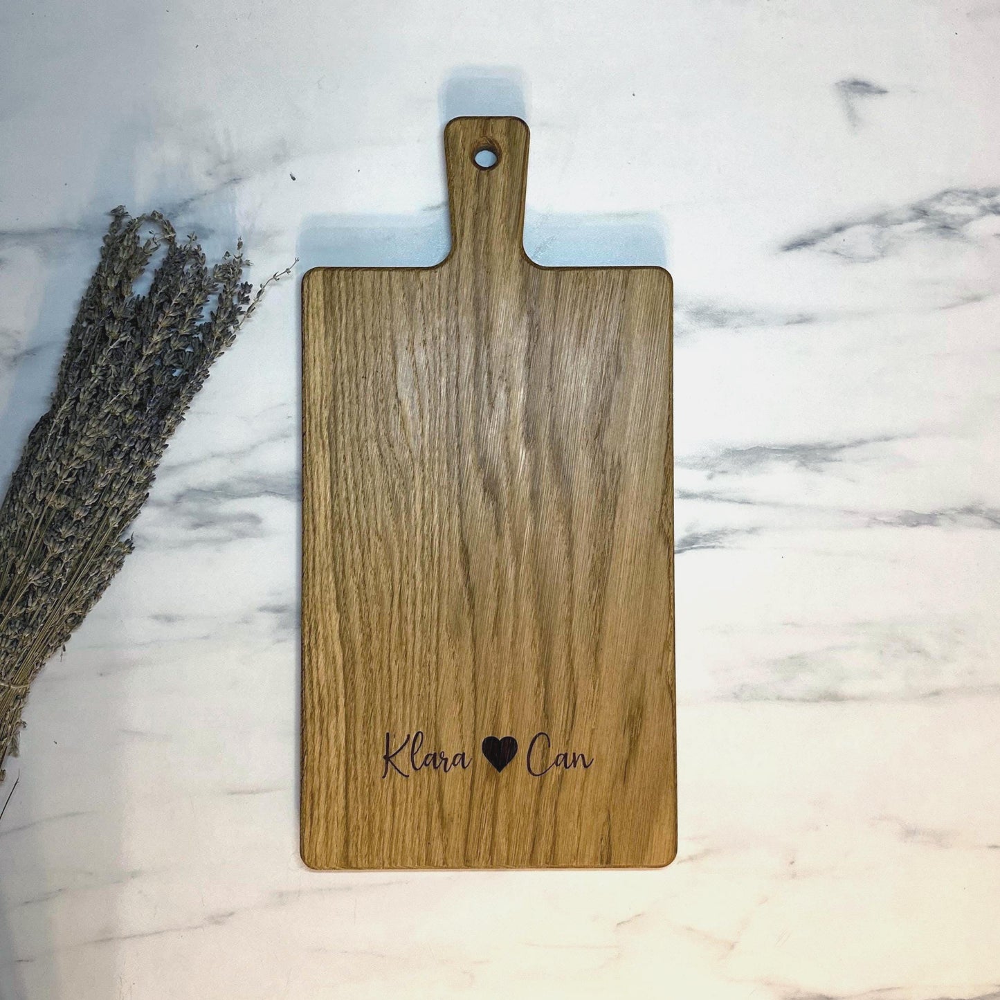 Schneidebrett Eiche personalisiert mit Gravur Geschenk zur Hochzeit & Einzugsgeschenk Paar