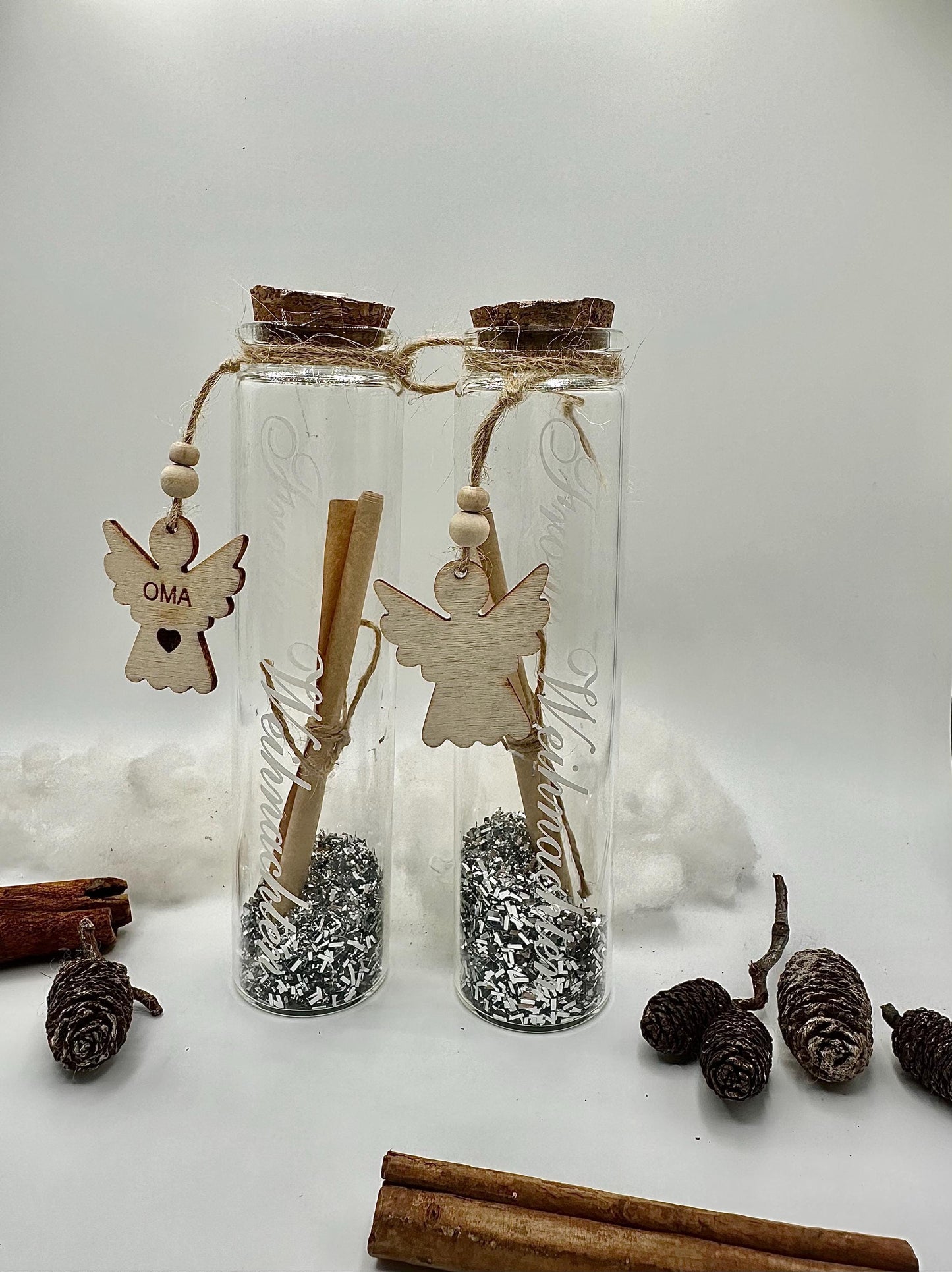 Personalisiertes Weihnachtsglas mit Engelanhänger – Frohe Weihnachten | Geldgeschenk | Wichtelgeschenk | Weihnachtskarte mal anders