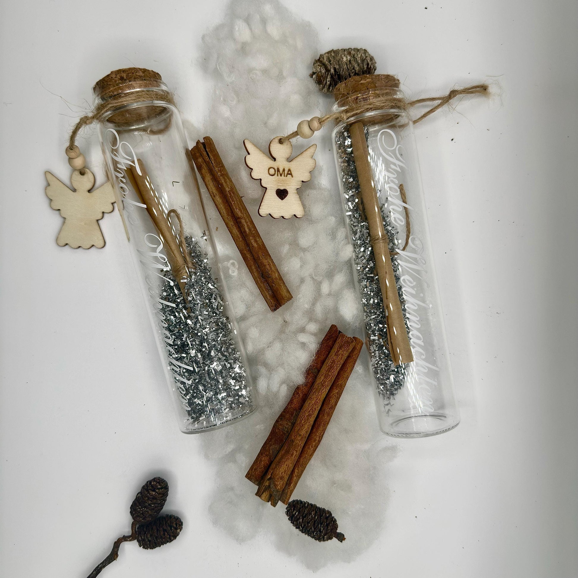 Personalisiertes Weihnachtsglas mit Engelanhänger – Frohe Weihnachten | Geldgeschenk | Wichtelgeschenk | Weihnachtskarte mal anders