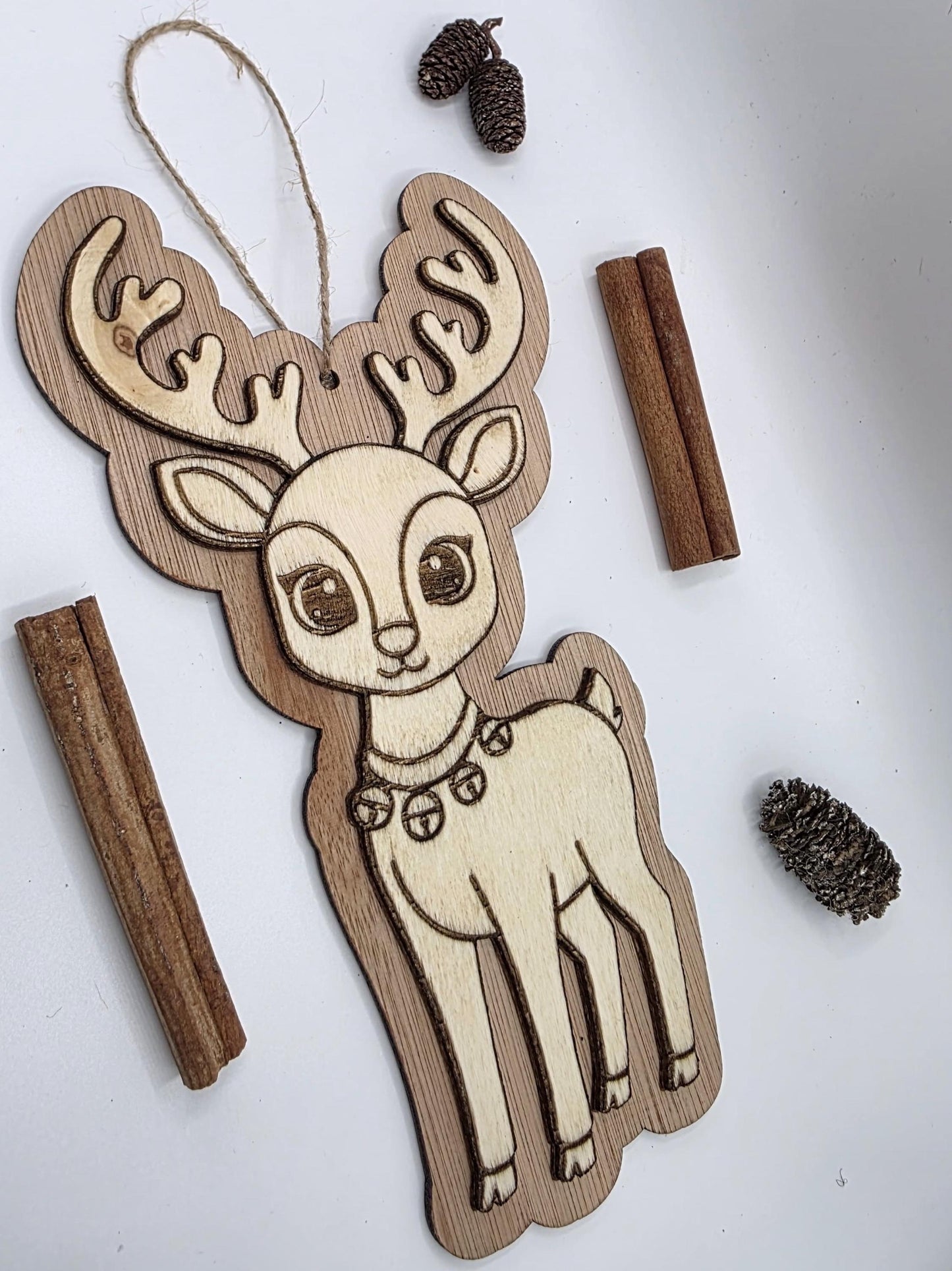 Holz Rentier Weihnachtsanhänger – natürliche & rustikale Weihnachtsdeko Holz | Skandi Weihnachten | Rentier Deko | Holzanhänger Weihnachten