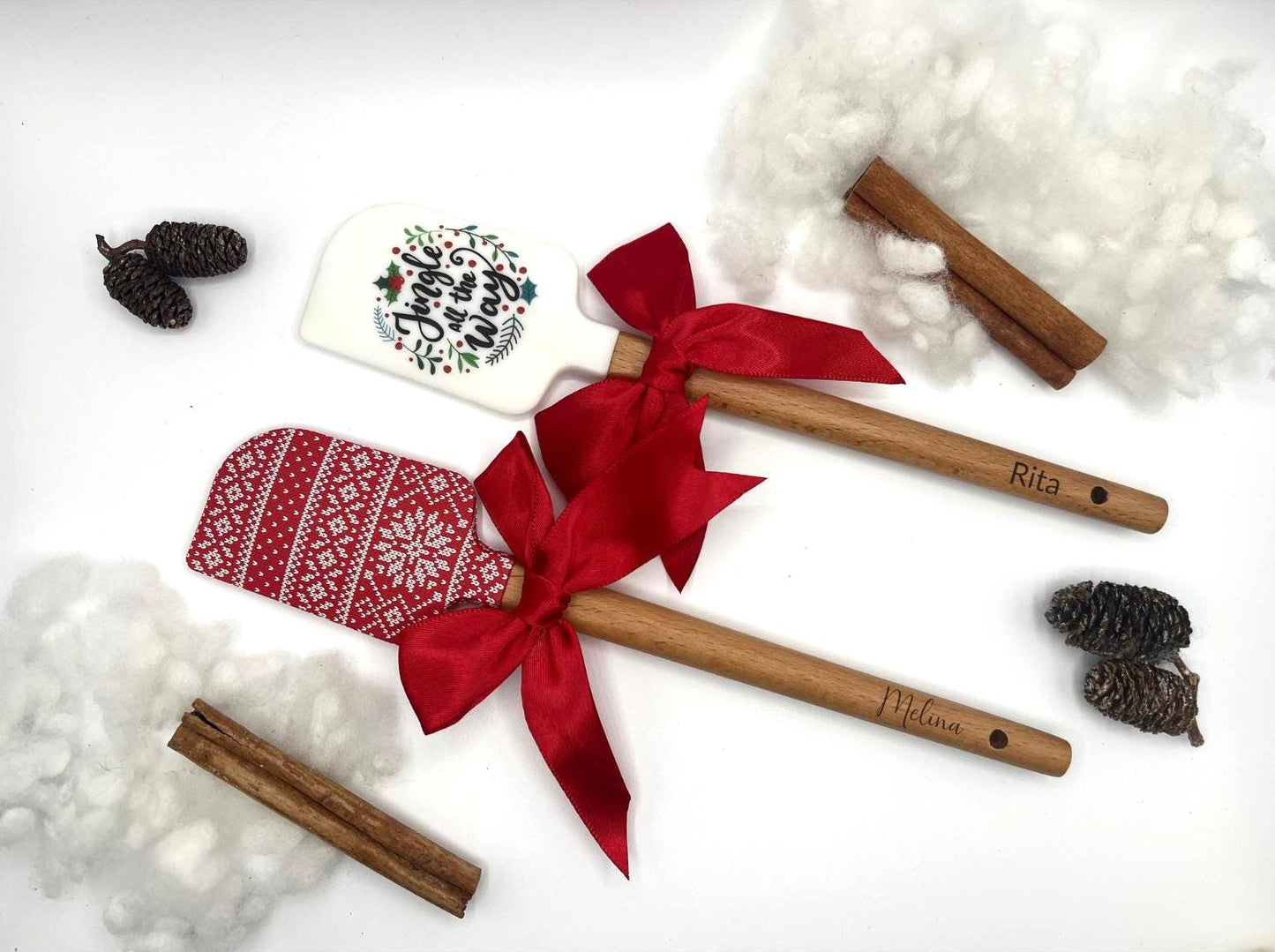 Wichtelgeschenk Weihnachtsbäckerei Personalisierter Teigschaber Weihnachten – kleines Backutensil mit Name, Geschenk für Bäckerin