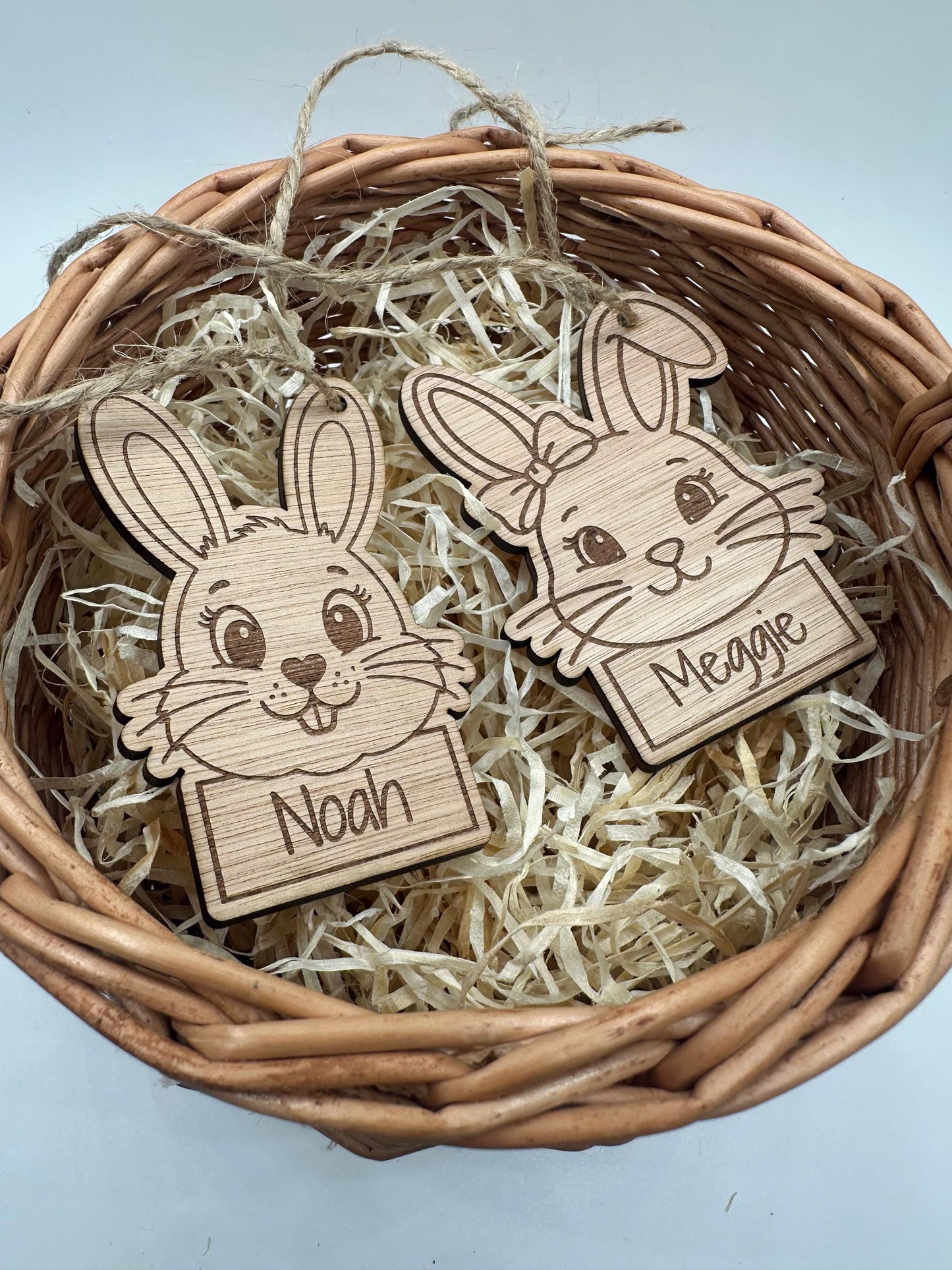 Personalisiertes Osterkörbchen aus Weide | Osterkorb Kind | Hasen Anhänger aus Holz | Ostergeschenk | Osterdeko natur