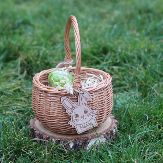 Personalisiertes Osterkörbchen aus Weide | Osterkorb Kind | Hasen Anhänger aus Holz | Ostergeschenk | Osterdeko natur