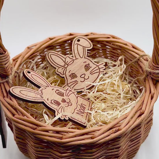 Personalisiertes Osterkörbchen aus Weide | Osterkorb Kind | Hasen Anhänger aus Holz | Ostergeschenk | Osterdeko natur