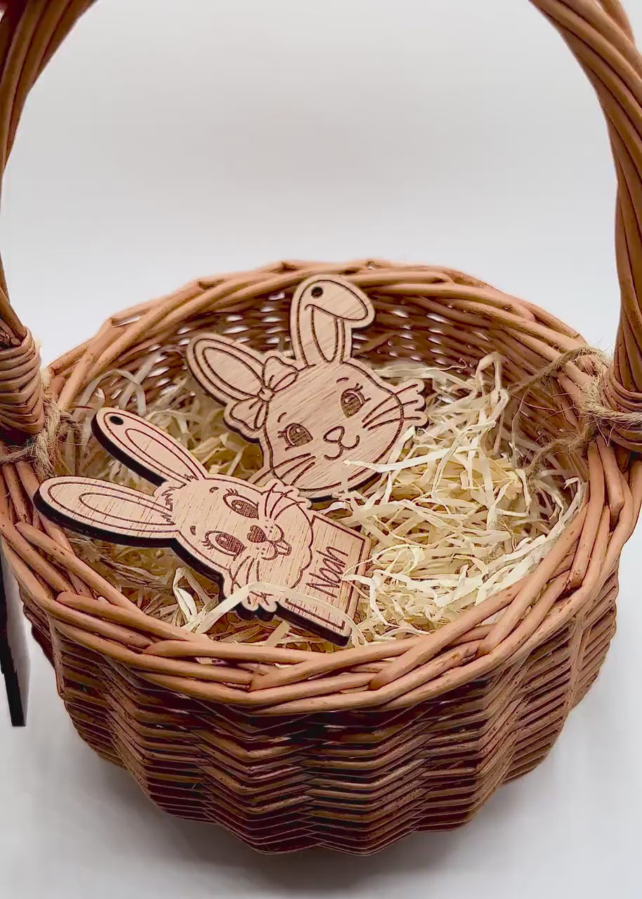 Personalisiertes Osterkörbchen aus Weide | Osterkorb Kind | Hasen Anhänger aus Holz | Ostergeschenk | Osterdeko natur