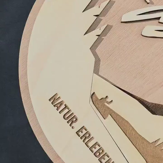 Personalisiertes Firmengeschenk individuell Branding Schild Holz Logo aus Holz graviertes Firmenlogo Firmenschild Firmenjubiläum