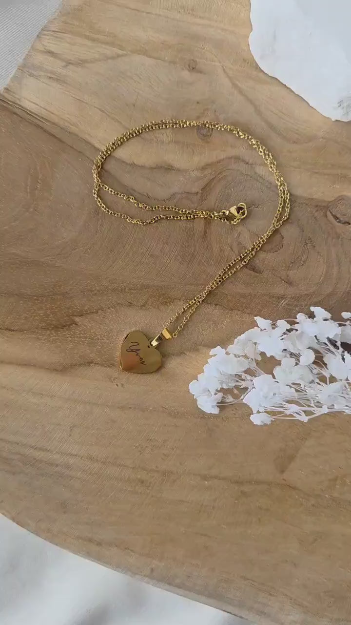 Herzanhänger Kette Gold aus  Edelstahl | Personalisiert mit Name oder Datum | Geschenk zu Weihnachten für Freundin, Frau oder Jahrestag