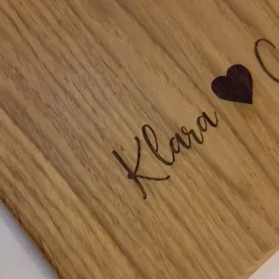 Schneidebrett Eiche personalisiert mit Gravur Geschenk zur Hochzeit & Einzugsgeschenk Paar