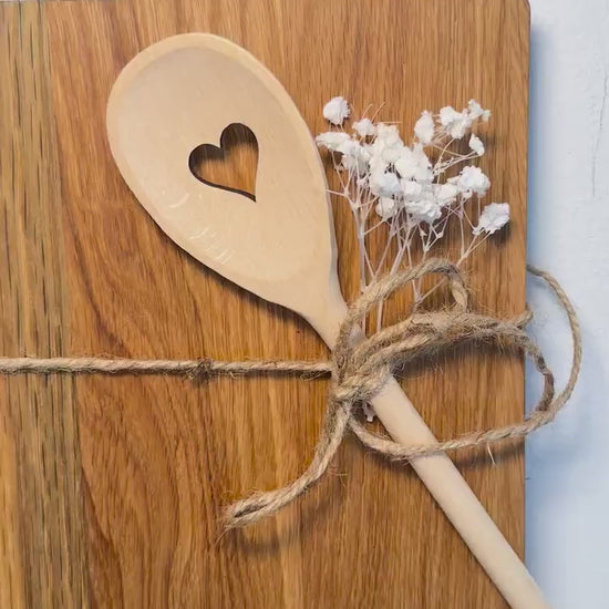Hochzeitsgeschenk Schneidebrett Eiche mit Griff & Kochlöffel  Geschenk Hochzeit, Einzug, Pärchen | Gravur „Gemeinsam Kochen Leben Glücklich“