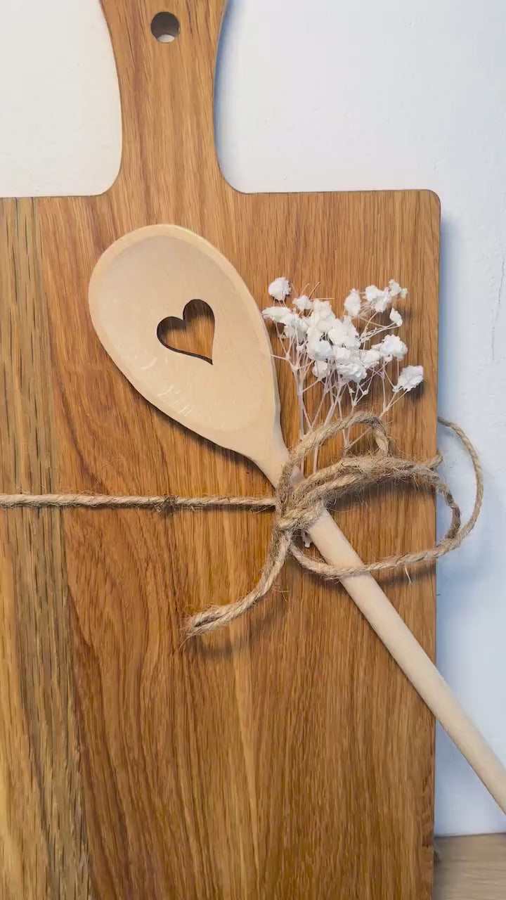 Hochzeitsgeschenk Schneidebrett Eiche mit Griff & Kochlöffel  Geschenk Hochzeit, Einzug, Pärchen | Gravur „Gemeinsam Kochen Leben Glücklich“